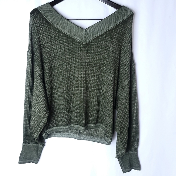 Free People Oversized Longsleeve Waffle Knit Sweater MSRP$112 - Picture 5 of 9
